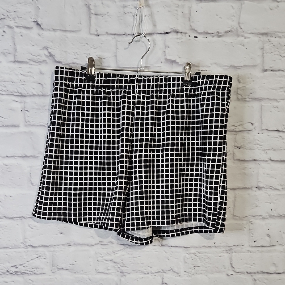 SHEIN Black and White Checkered Women Shorts